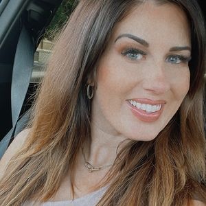 Meet your Posher, Jenn